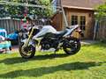 Suzuki GSR 750 Wit - thumbnail 2