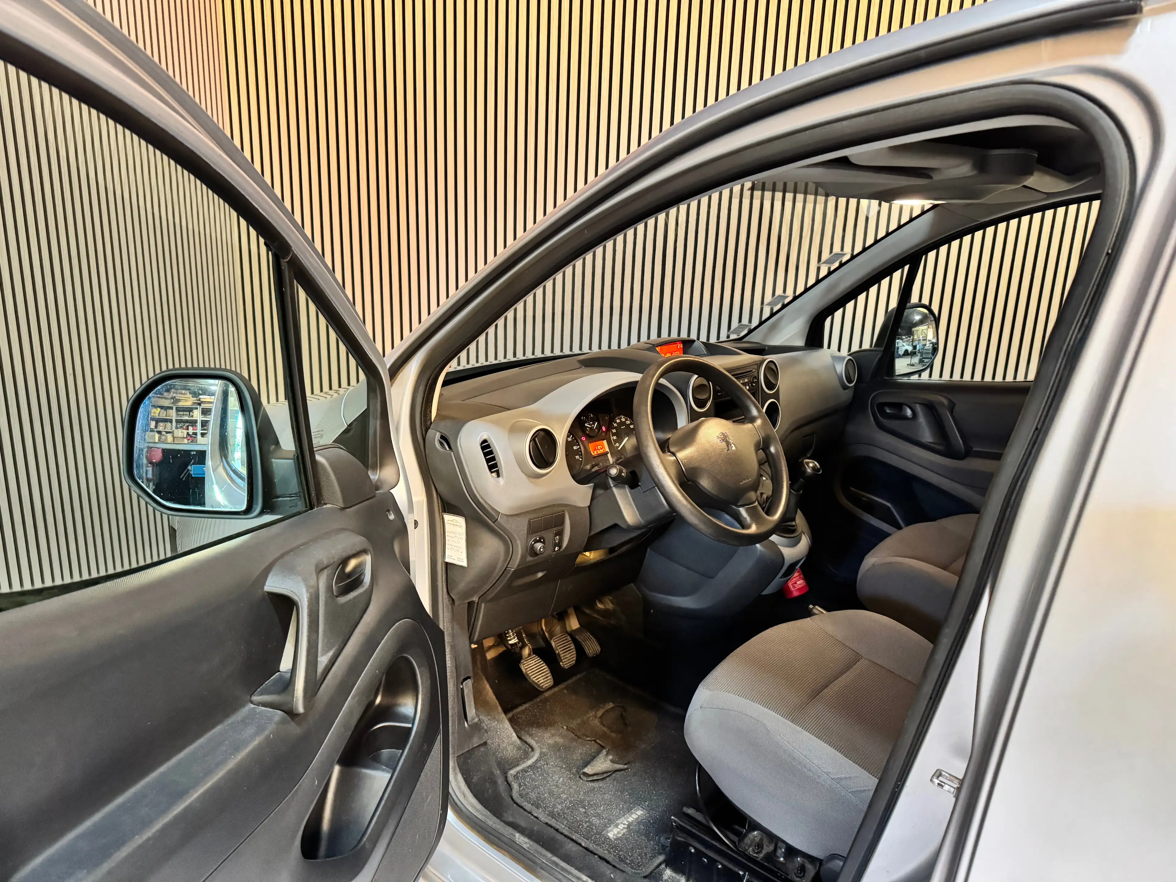 Peugeot Partner 1.6 HDi L1H1 Confort 120 — photo 10