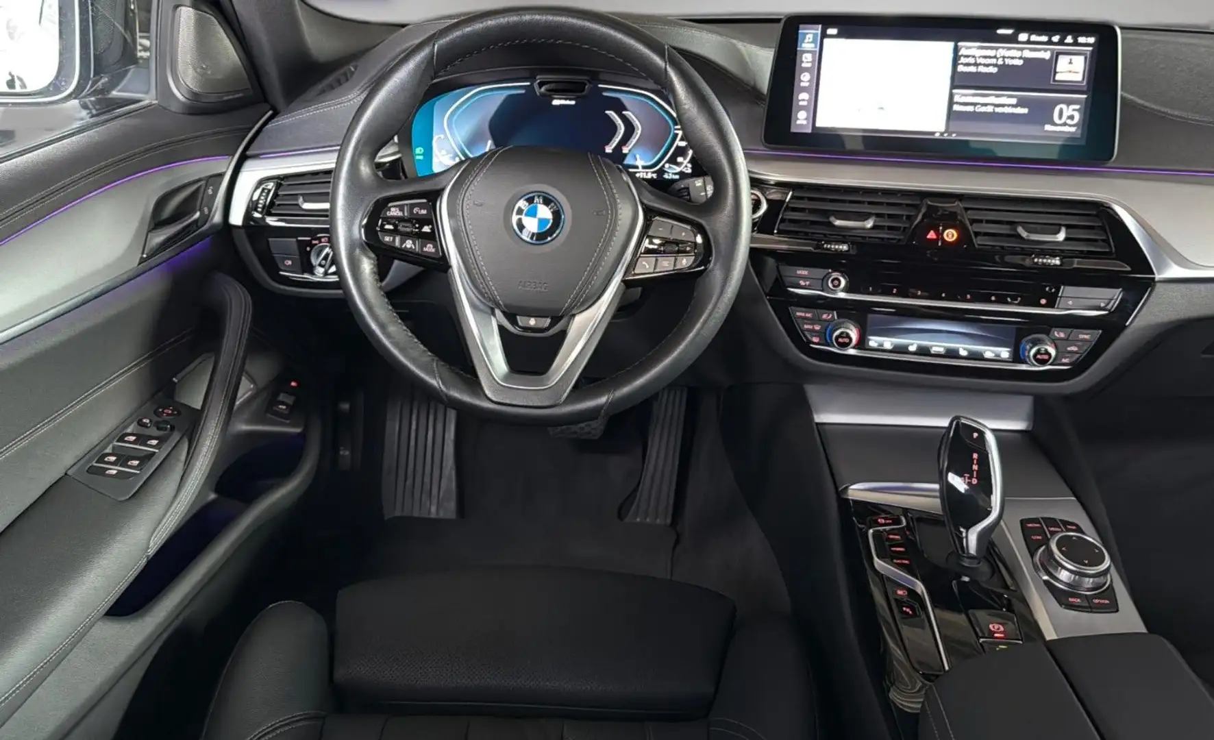 BMW 520 e Touring Automatik *H&K*Laser*Keyless*AHK* Schwarz - 2