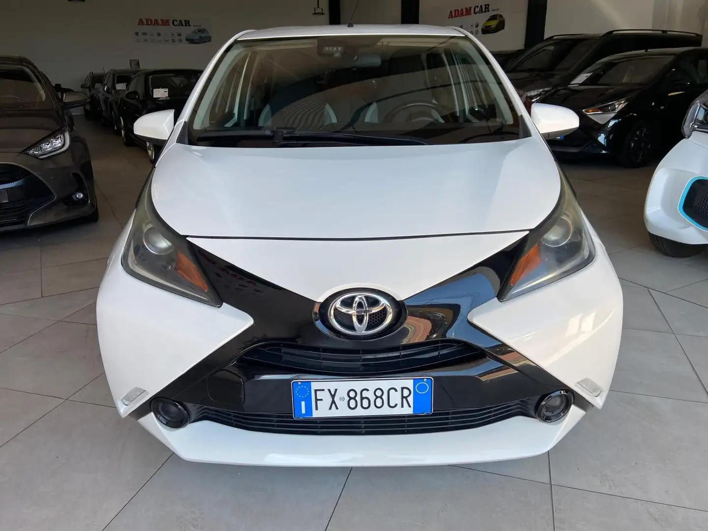 Toyota Aygo 5p 1.0 x-black tss NEOPATENTATI Blanco - 1