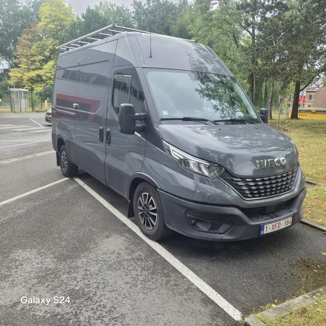 Iveco Daily 35 S 18HA8 SV teilverglast - 1