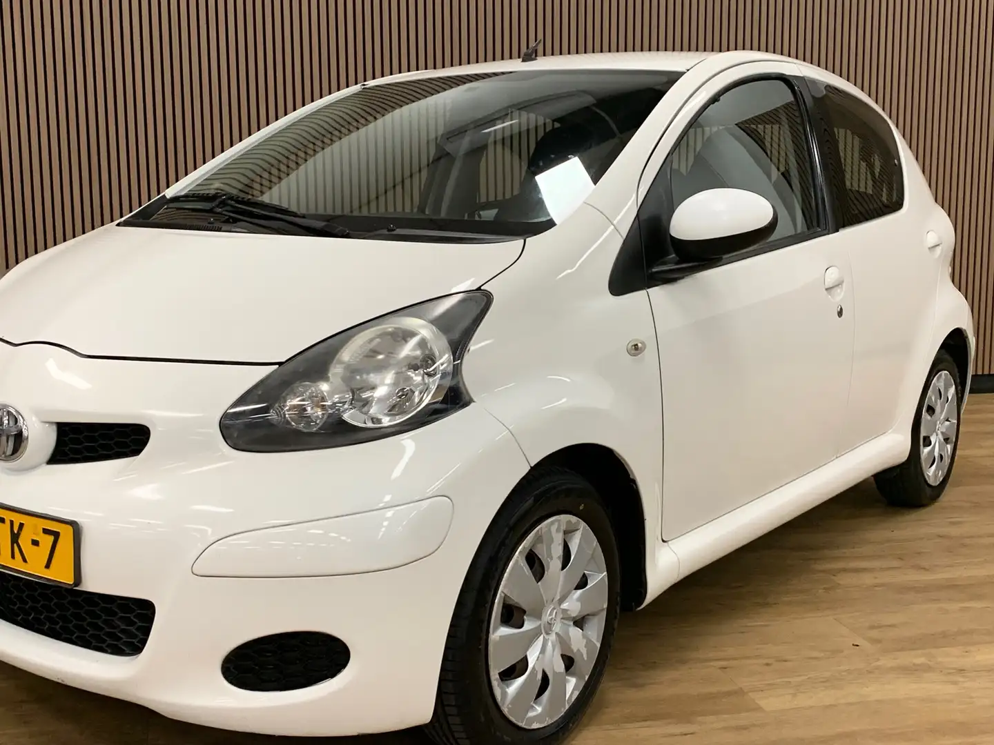 Toyota Aygo 1.0-12V Comfort|Navigator|Airco| Fehér - 2