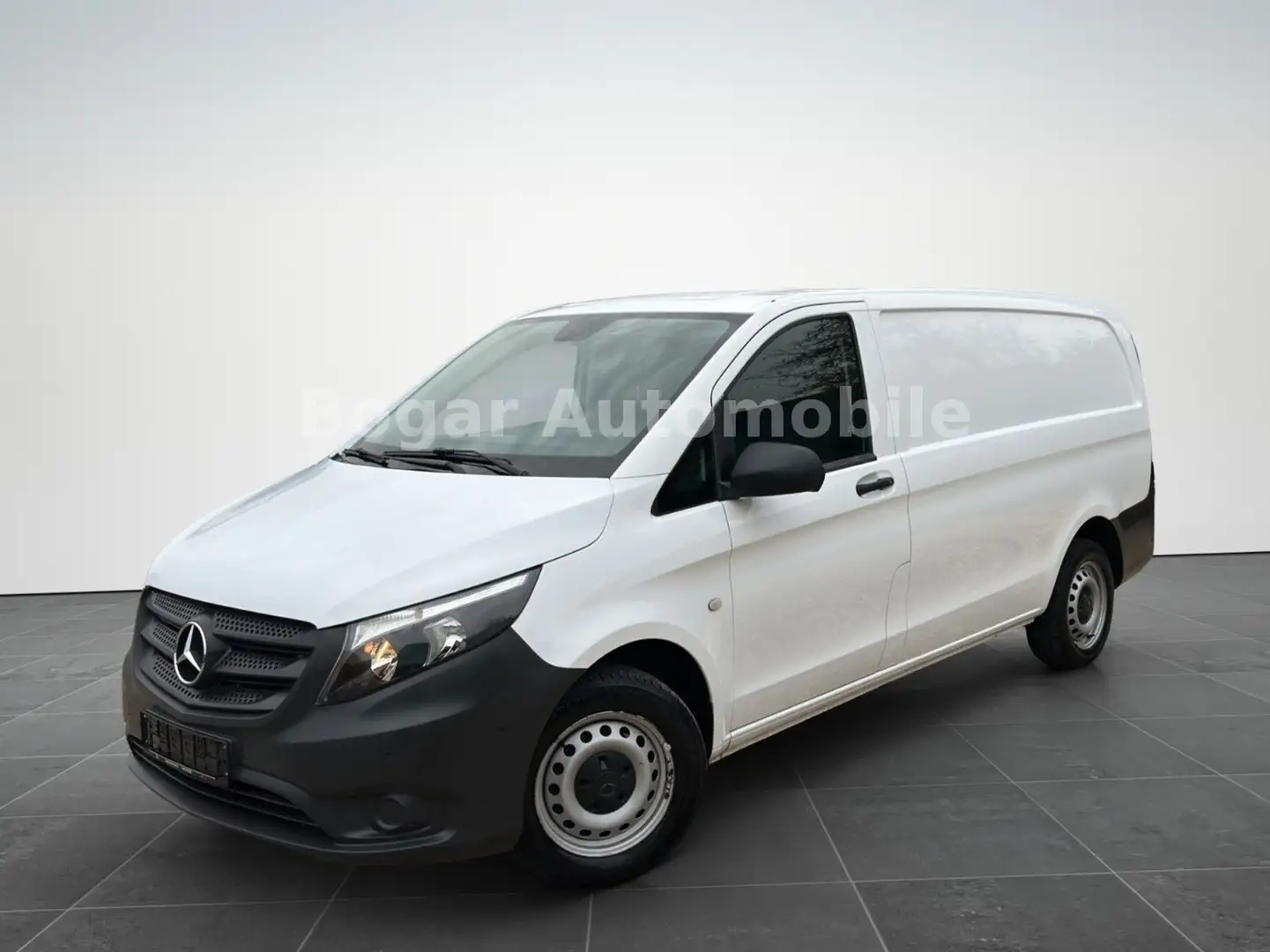 Mercedes-Benz Vito 111 CDI Lang *1.HAND*KLIMA*NAVI*TEMPOMAT* Blanc - 1