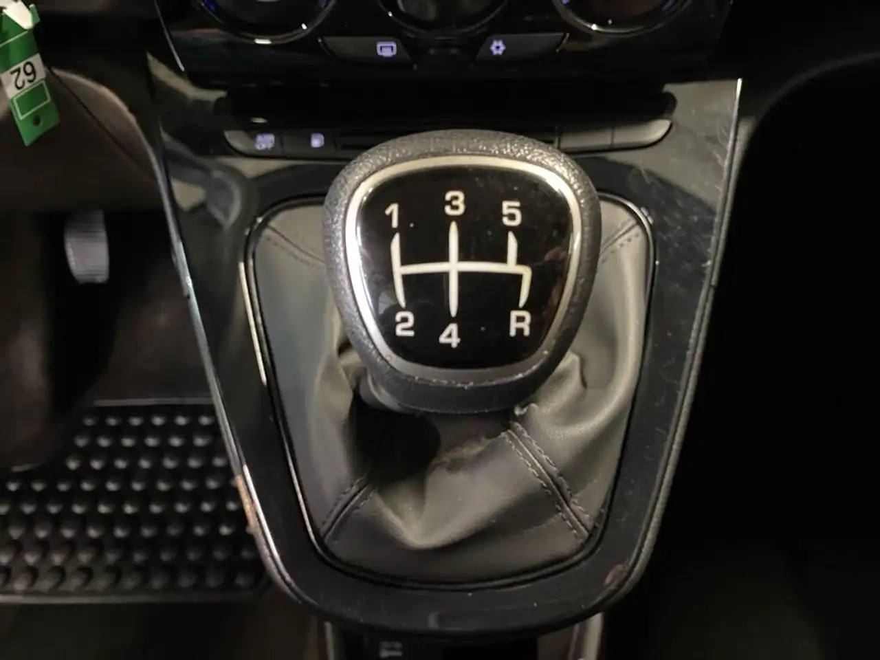 Lancia Ypsilon 2023 — фото 12