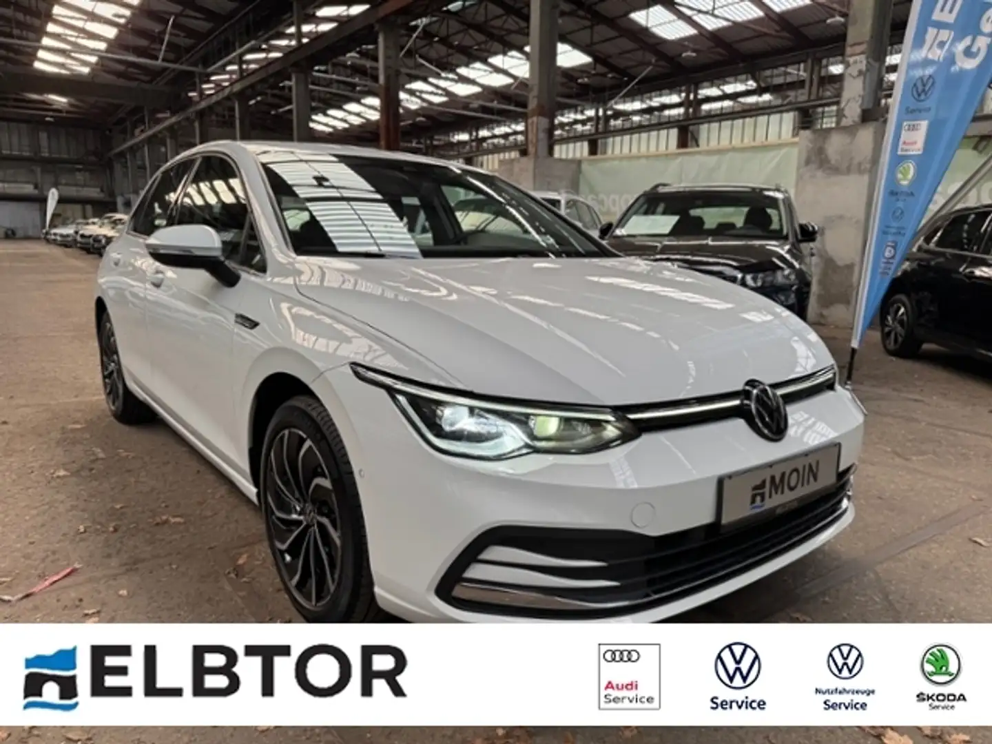 Volkswagen Golf VIII 1.5 TSI Style ACC RearView Navi Weiß - 1