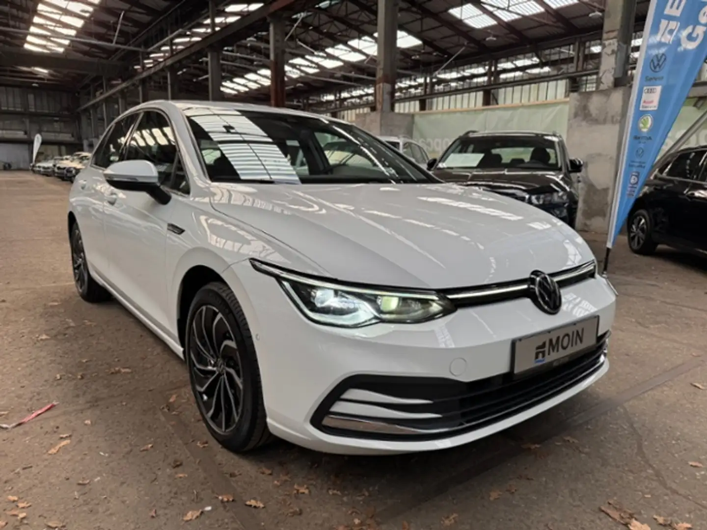 Volkswagen Golf VIII 1.5 TSI Style ACC RearView Navi Weiß - 2