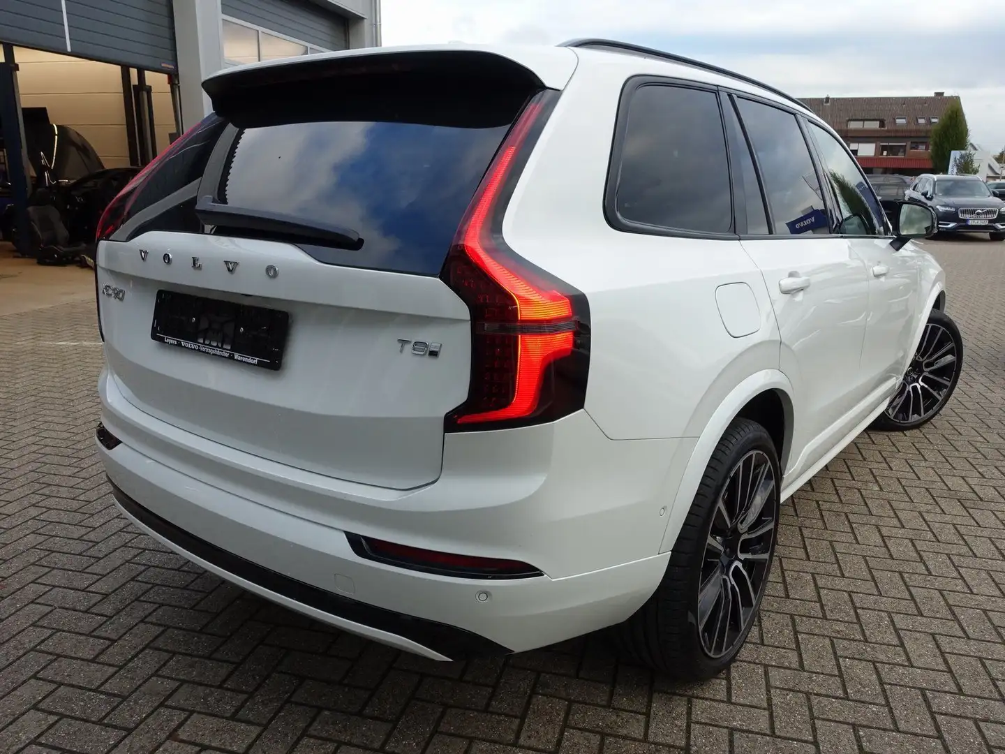 Volvo XC90 Ultra Dark T8 AWD PANO/B&W/FOUR-C/360°KAM Weiß - 2