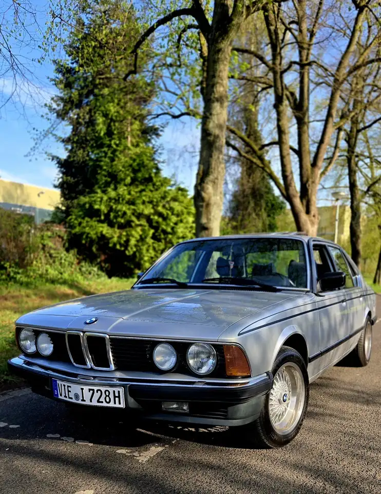 BMW 728