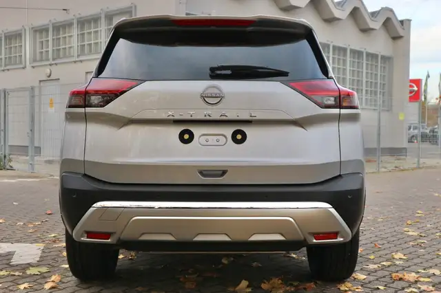 Nissan X-Trail view 8