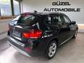 BMW X1 sDrive 20i SPORT AUT/SHZ/PDC/NAVIGATION/XENON Schwarz - thumbnail 7