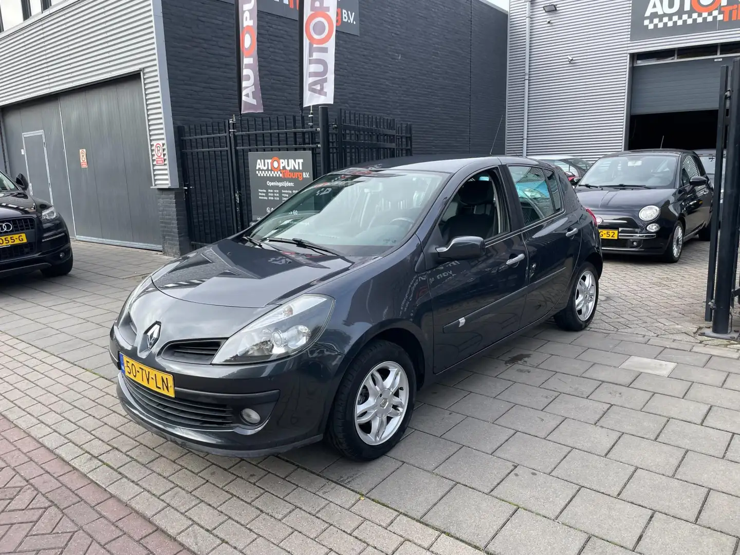 Renault Clio 1.6-16V Privilège 2e Eigenaar! Trekhaak Airco NAP Gris - 1