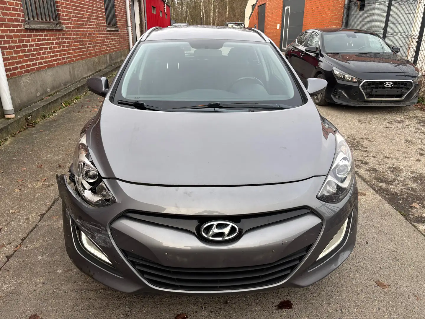 Hyundai i30 i30 SW 1.6 CRDi Grau - 1