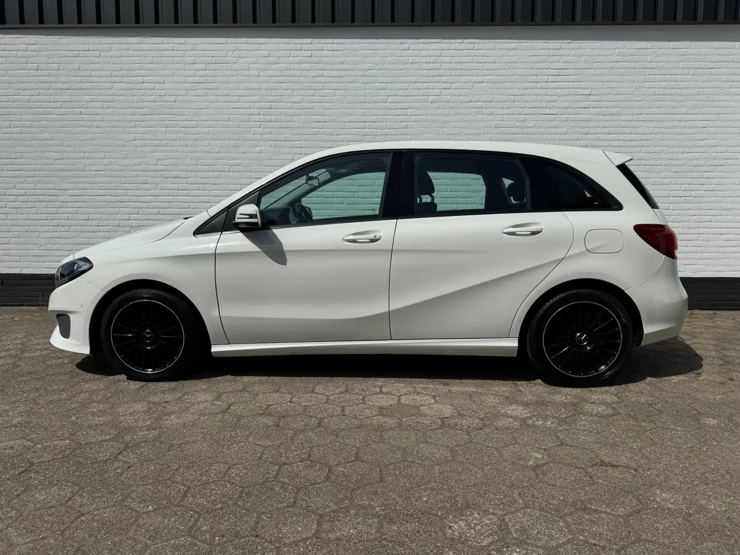 Mercedes-Benz B 180 Ambition TREKHAAK l CRUISE l AMG! Blanc - 2
