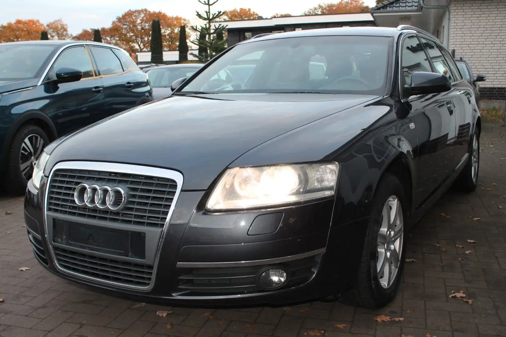 Audi A6 Avant 2.4 *TÜV-NEU* Grau - 2