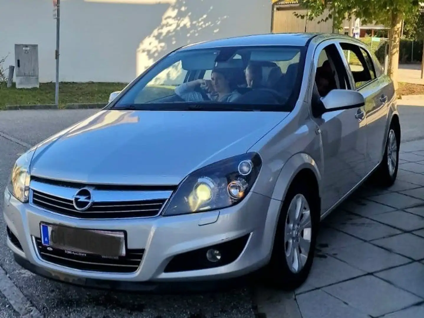 Opel Astra 1,4 Edition Silber - 1