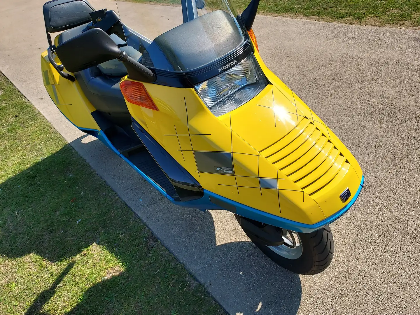 Honda CN 250 MF02 Jaune - 1