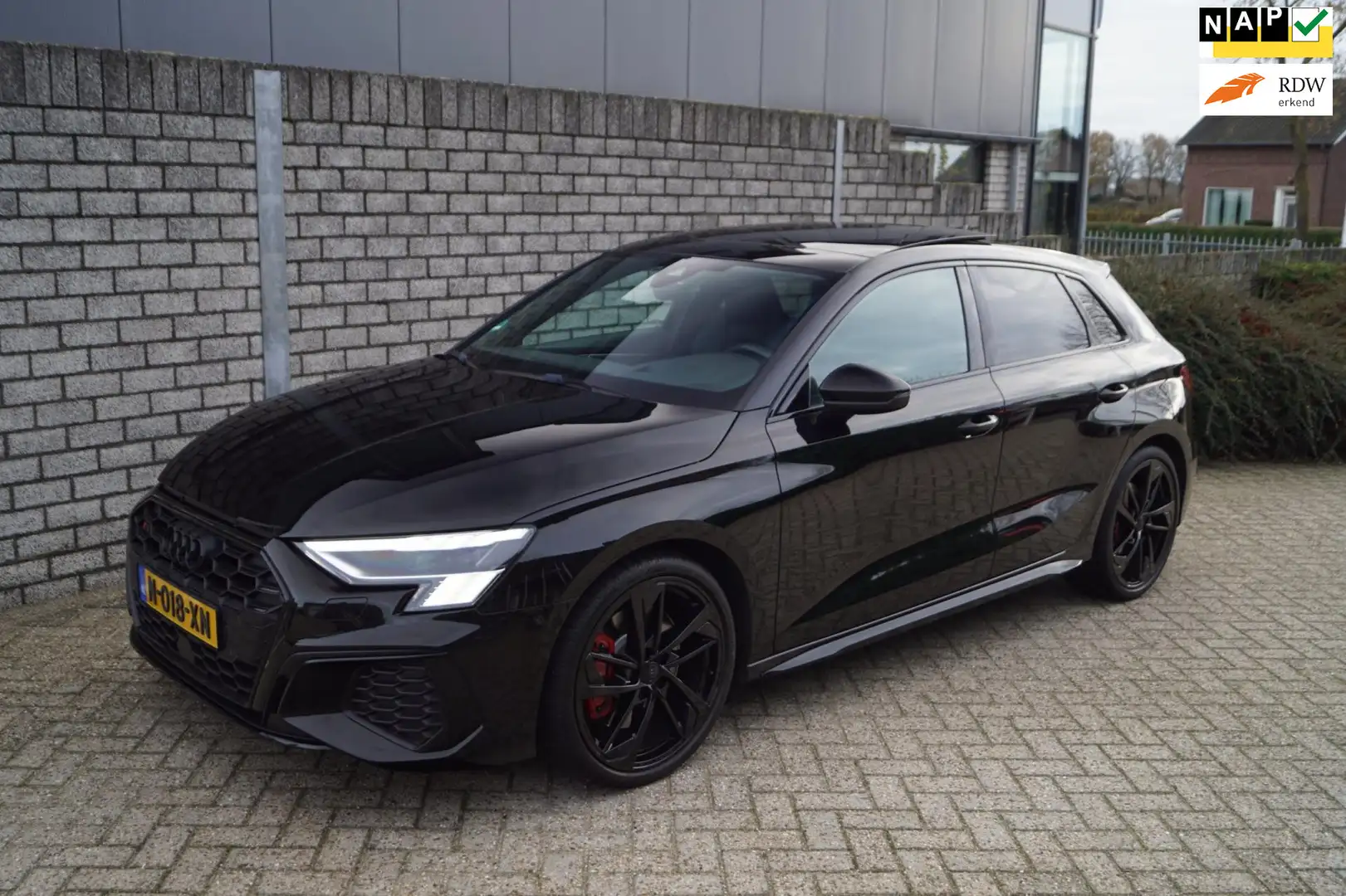 Audi S3 Sportback 2.0 TFSI S3 quattro 310PK Autom Panodak Zwart - 1
