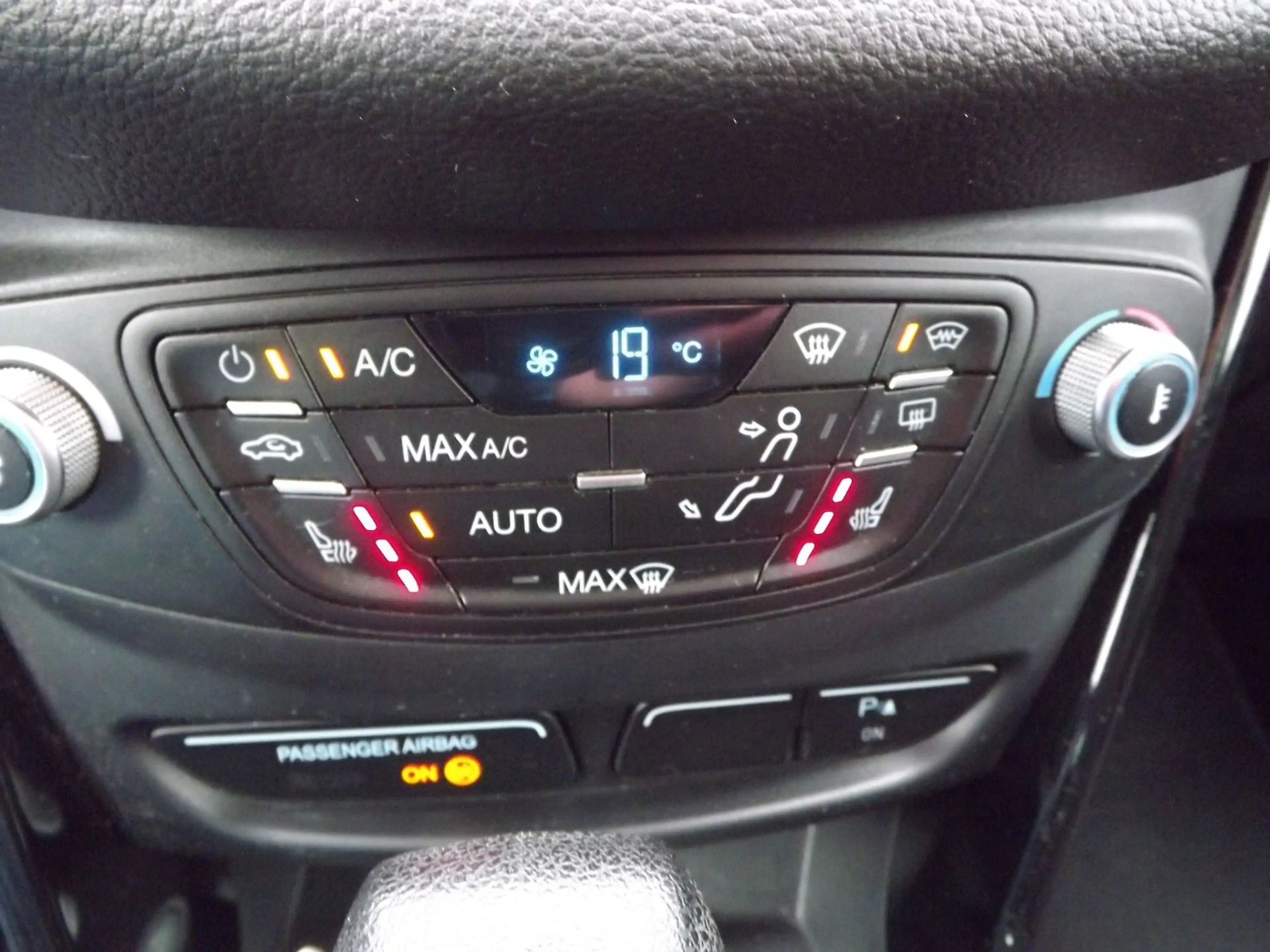Ford B-Max B-MAX Titanium*Pano*SHZ*Soundpaket Sony* — photo 12