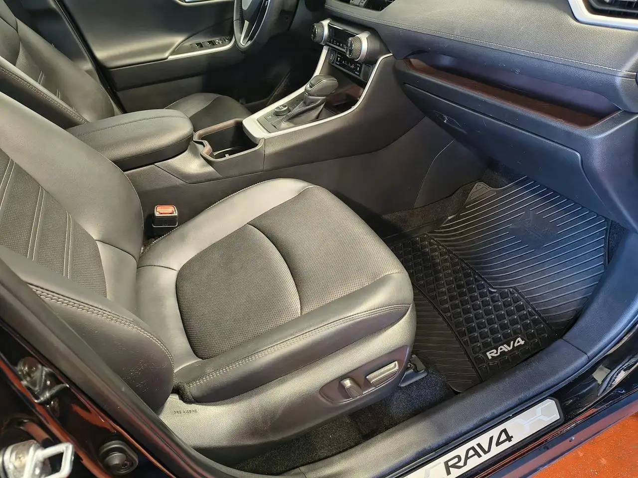 Toyota RAV 4 снимка Toyota RAV 4