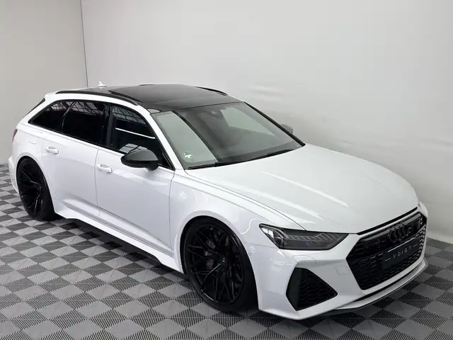 Audi RS6 view 5