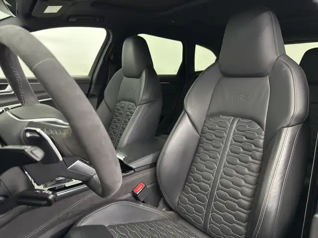 Audi RS6 view 7