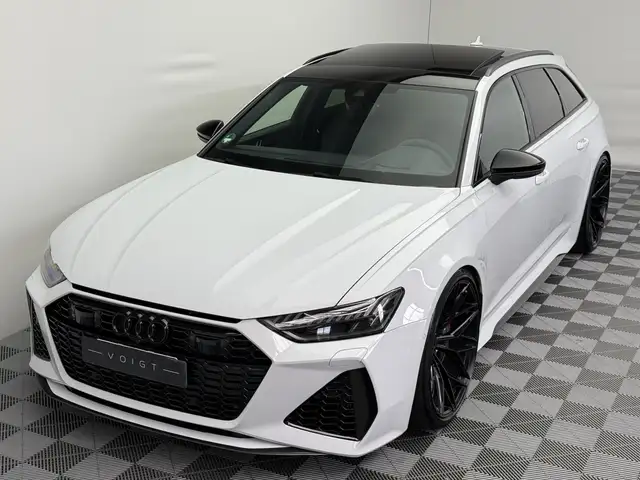 Audi RS6 view 2