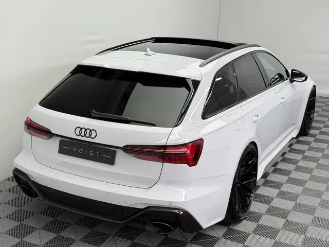 Audi RS6 view 6