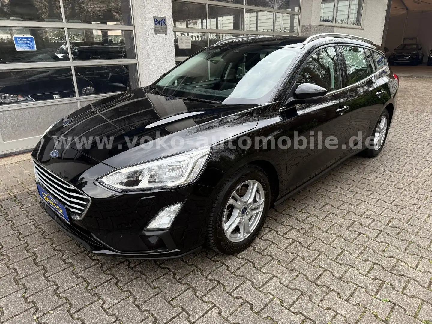 Ford Focus Turnier 1.0 EcoBoost Carplay SHZ AHK 2.Hd. Schwarz - 2