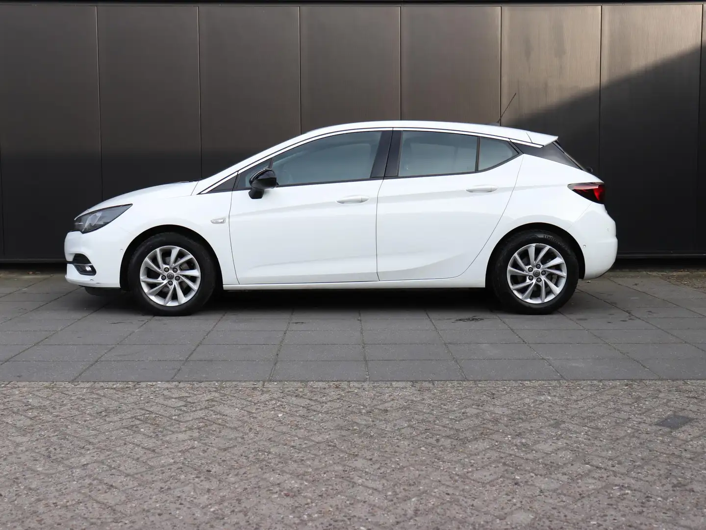 Opel Astra 1.2 Business Elegance | CAMERA | NAVI | BLUETOOTH Weiß - 2