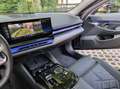 BMW i5 eDrive 40 - 360° Kamera, HUD, Panoramadach Grijs - thumbnail 33