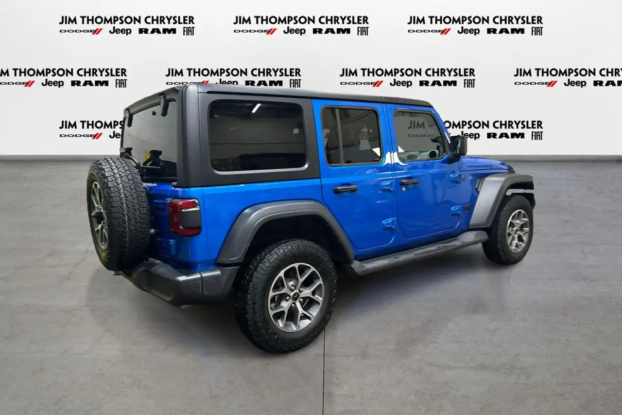 Jeep Wrangler photo Jeep Wrangler