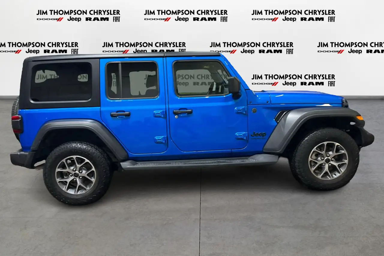 Jeep Wrangler photo Jeep Wrangler