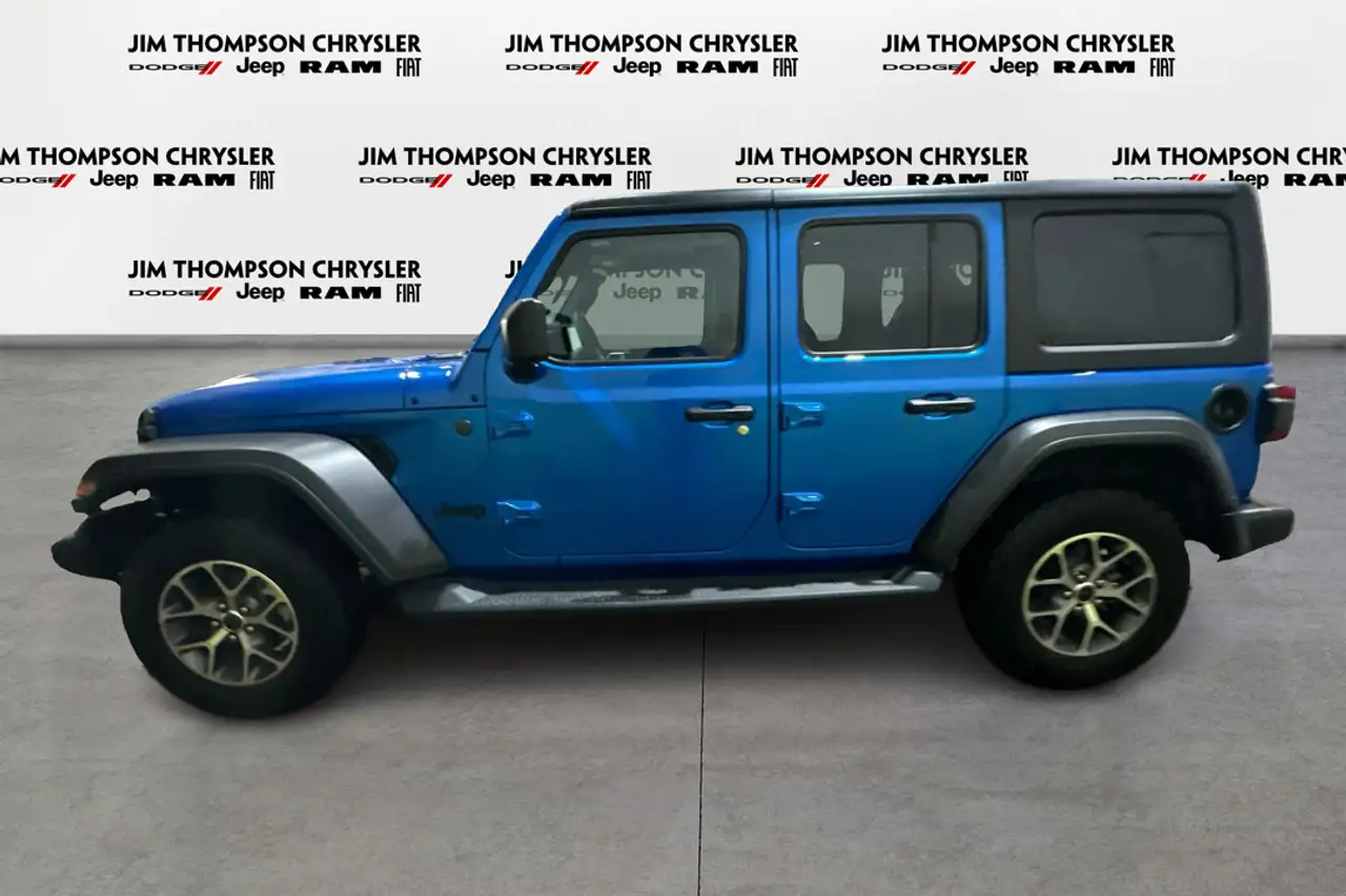 Jeep Wrangler photo Jeep Wrangler