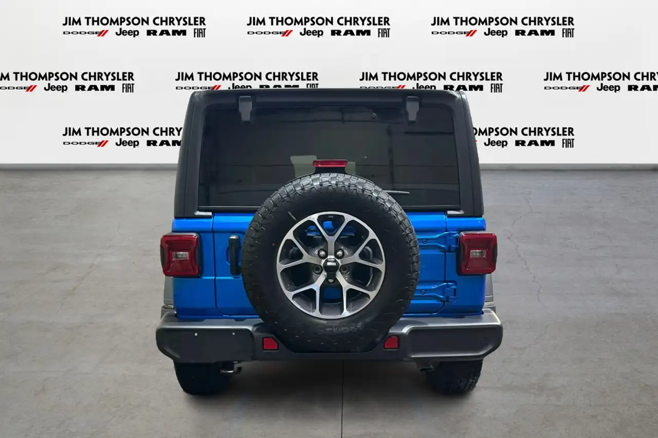 Jeep Wrangler photo Jeep Wrangler