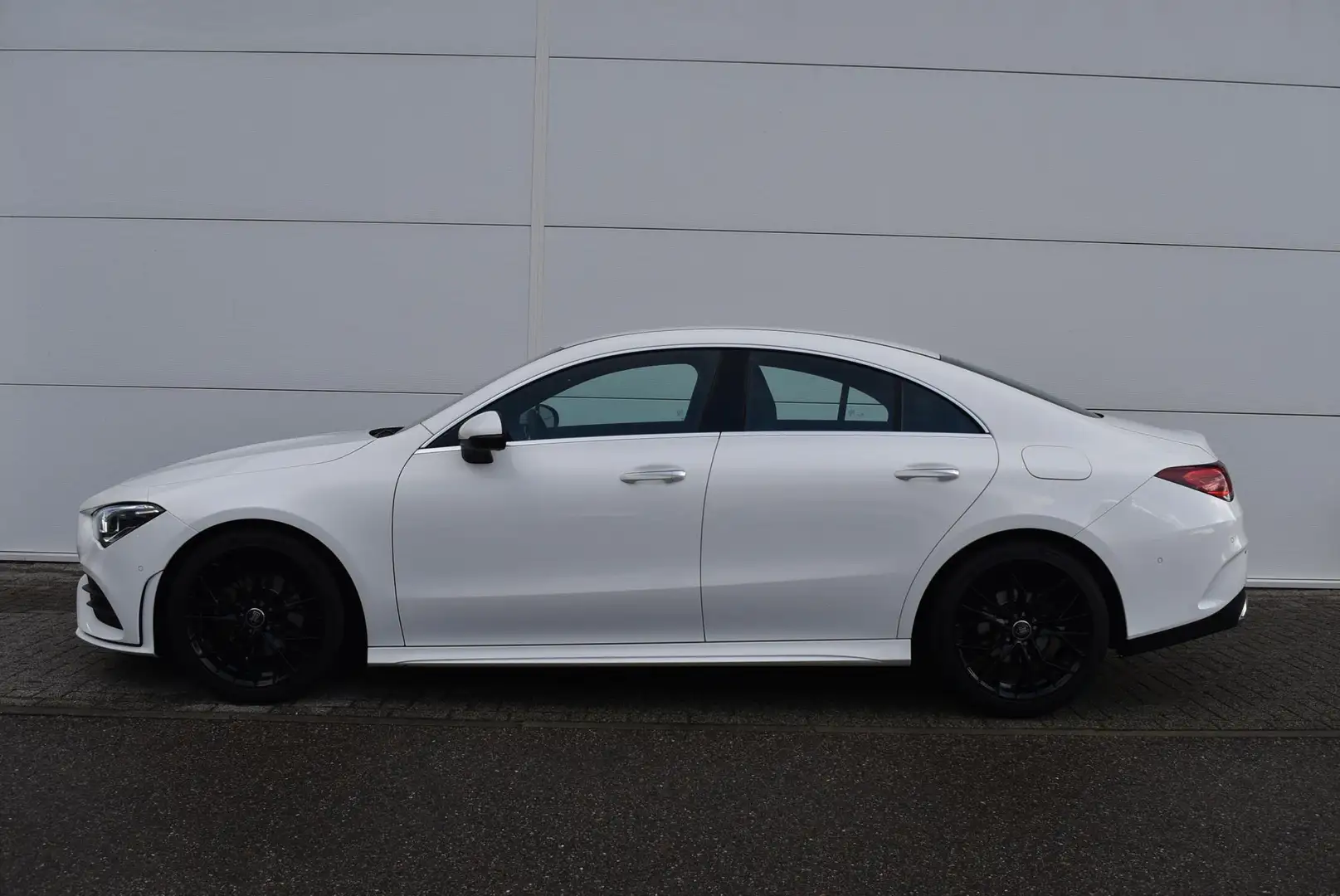 Mercedes-Benz CLA 180 Business Solution AMG | AMG Line | Automaat | Verw Wit - 2