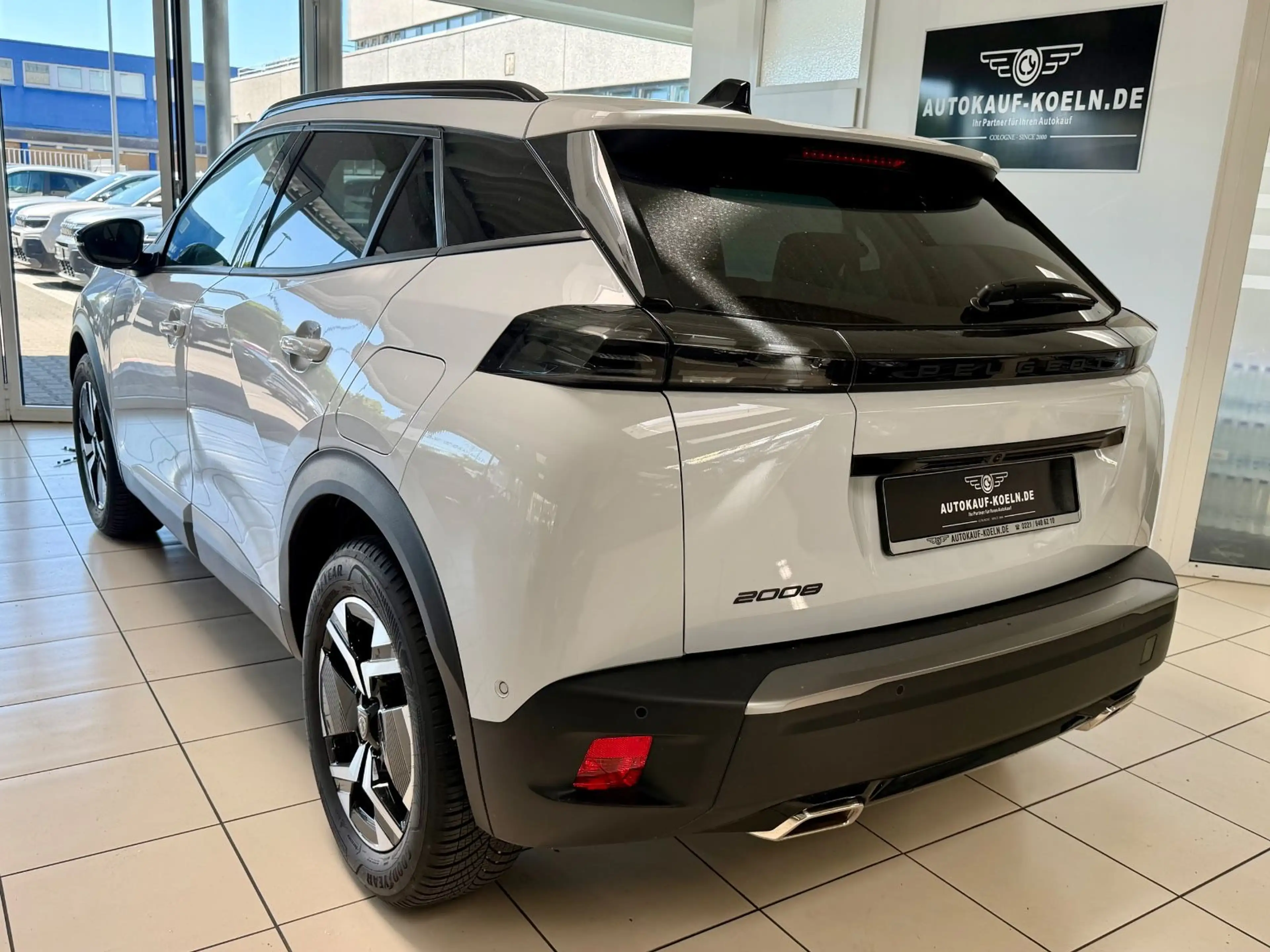 Peugeot 2008 1,2 Allure Benziner/Autmatik — photo 2