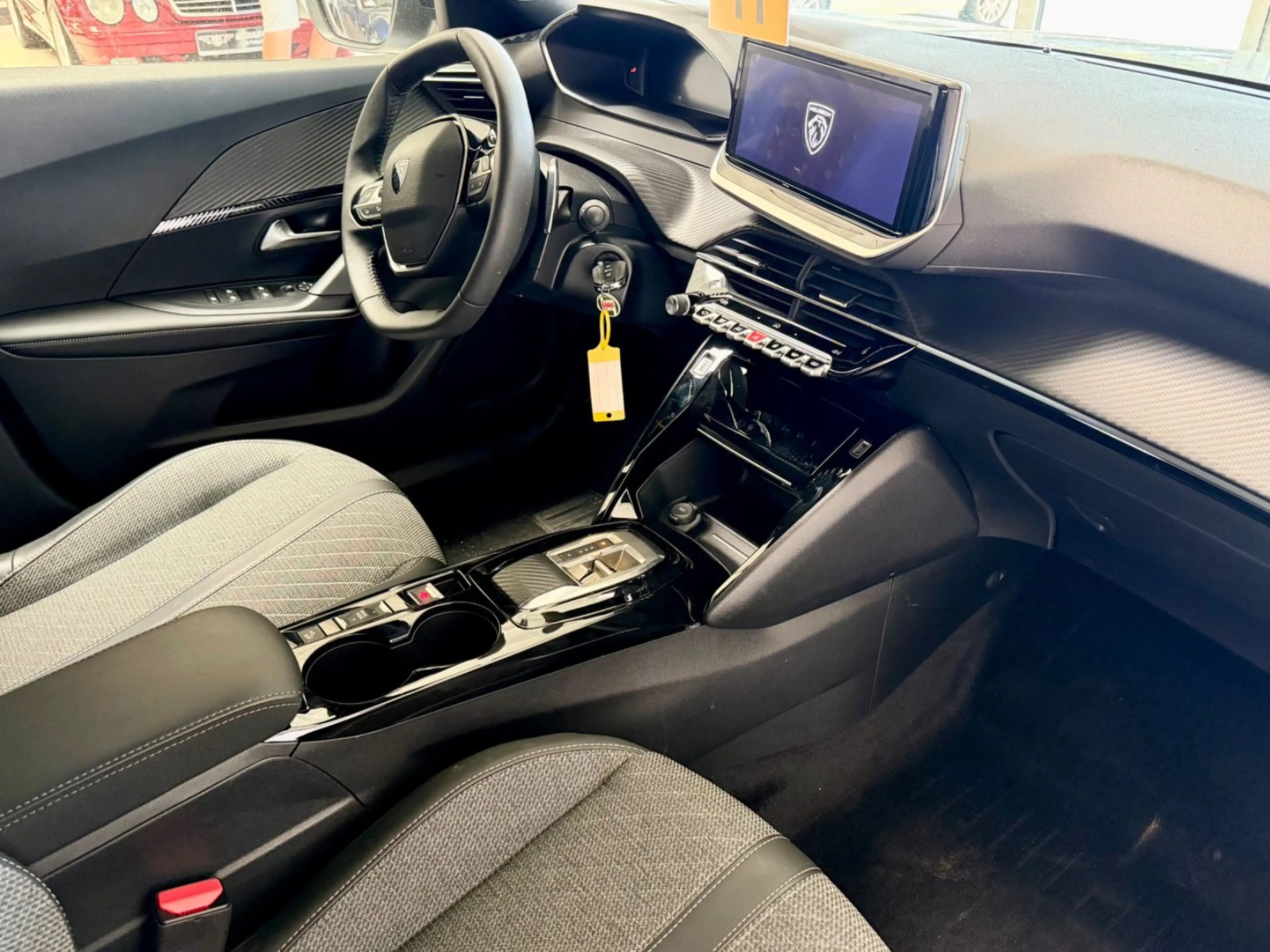 Peugeot 2008 1,2 Allure Benziner/Autmatik — photo 8