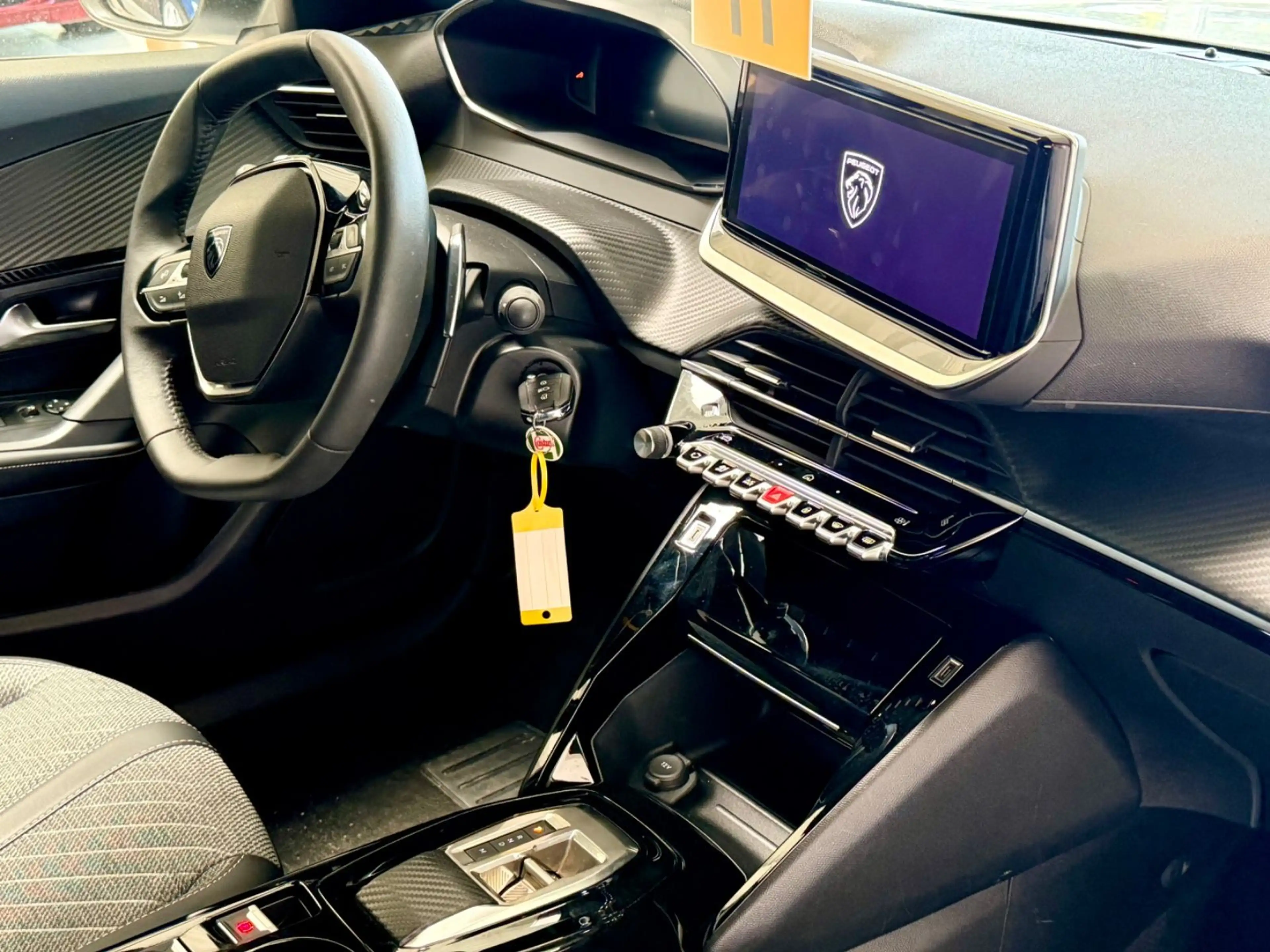 Peugeot 2008 1,2 Allure Benziner/Autmatik — photo 7