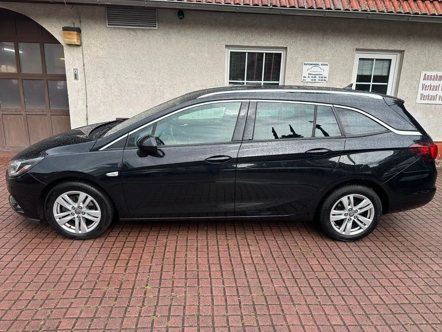 Opel Astra K Sports Tourer*AUTO*HUD*NAVI*SITZHZG*CAM* Zwart - 2