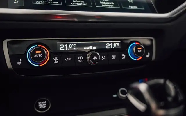 Audi Q3 view 27