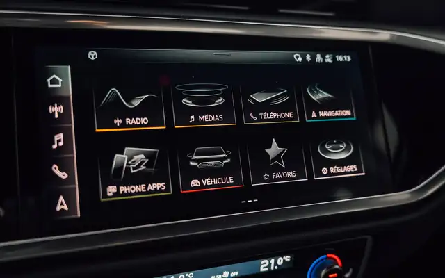 Audi Q3 view 24