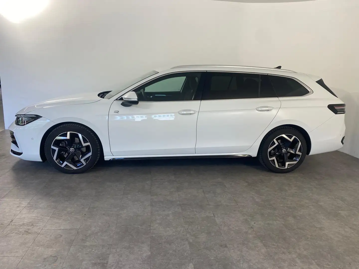 Volkswagen Passat Variant 2.0 TDI R-Line MATRIX*NAVI*ACC 110 kW (150 PS),... Weiß - 2