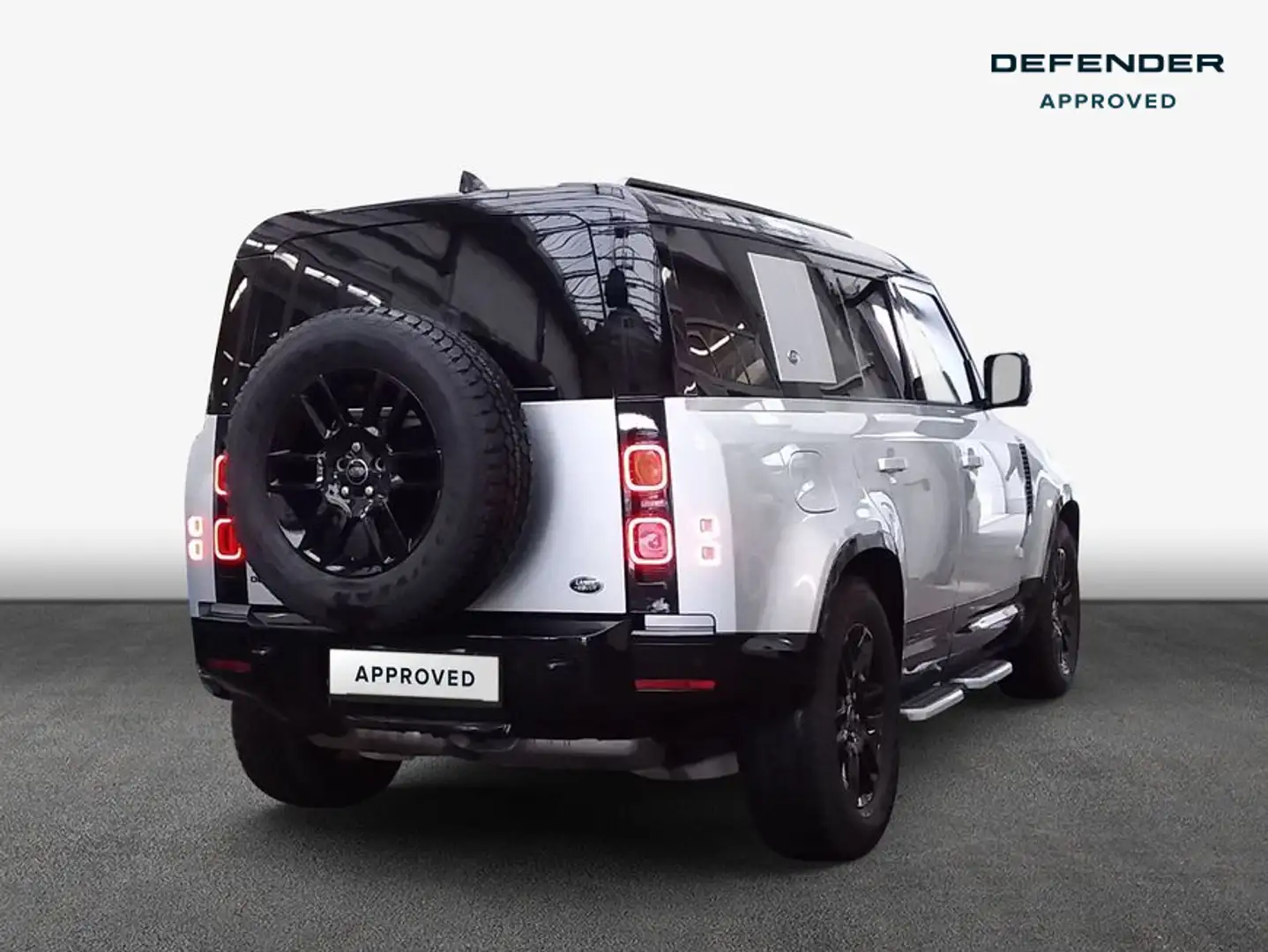 Land Rover Defender 110 D250 X-Dynamic HSE Silber - 2