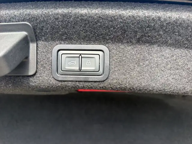 Audi A6 view 14