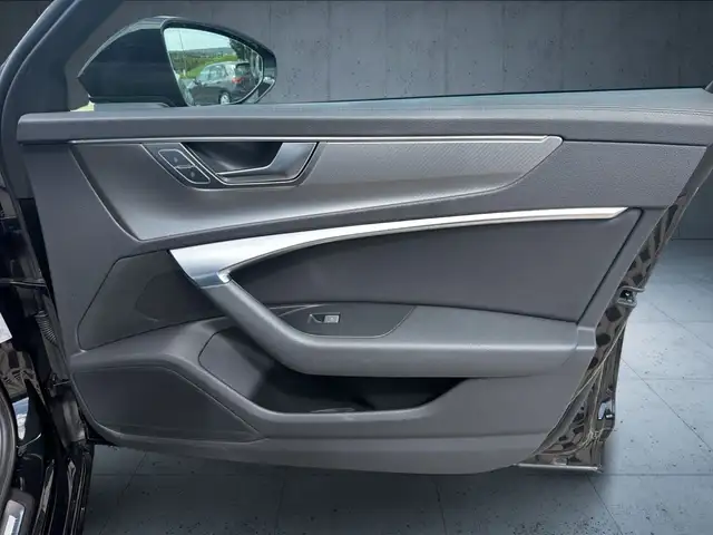 Audi A6 view 18