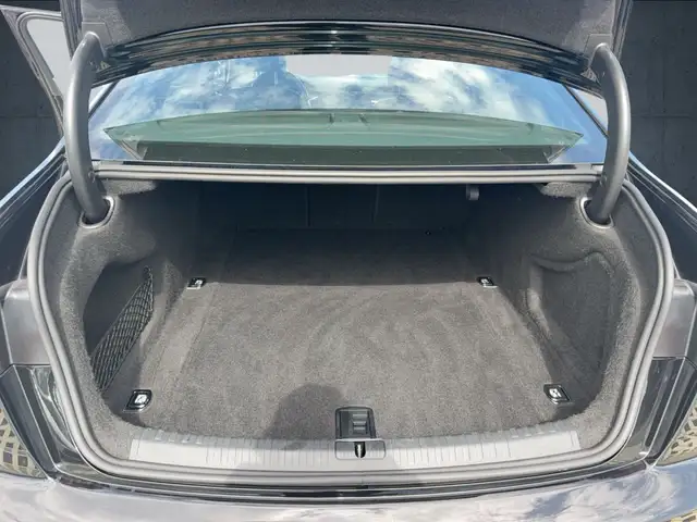 Audi A6 view 13
