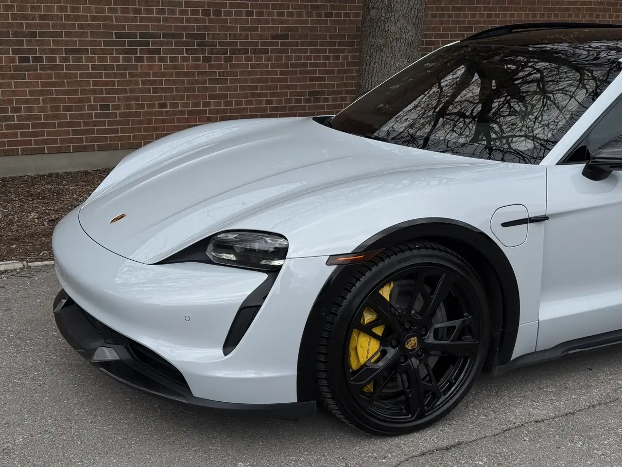 Porsche Taycan снимка Porsche Taycan