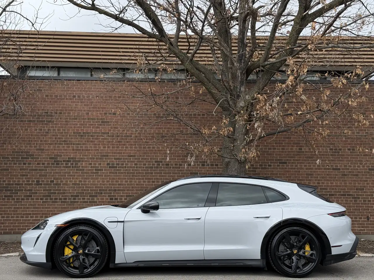 Porsche Taycan снимка Porsche Taycan