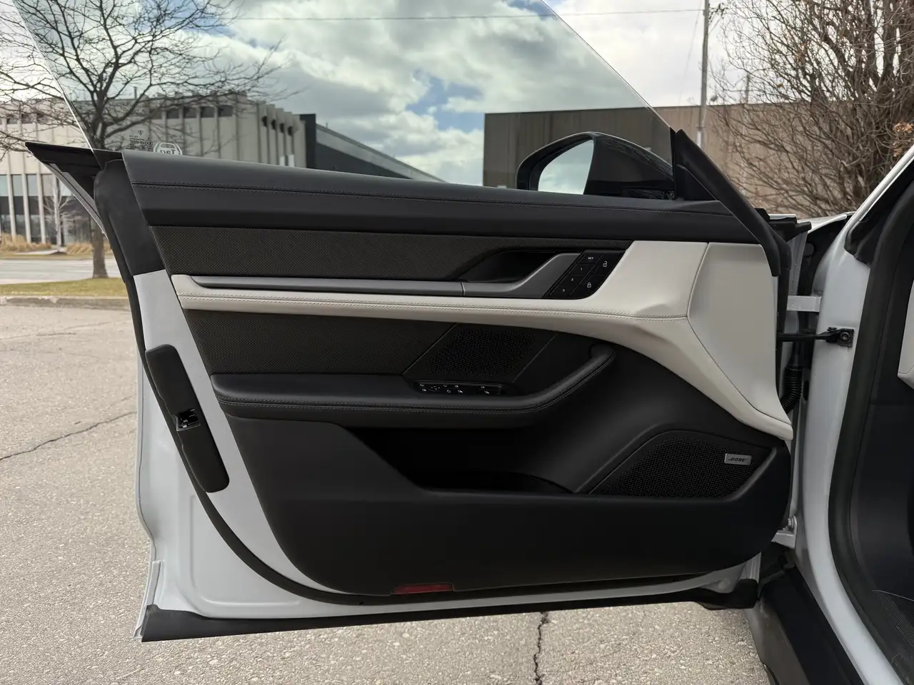 Porsche Taycan снимка Porsche Taycan