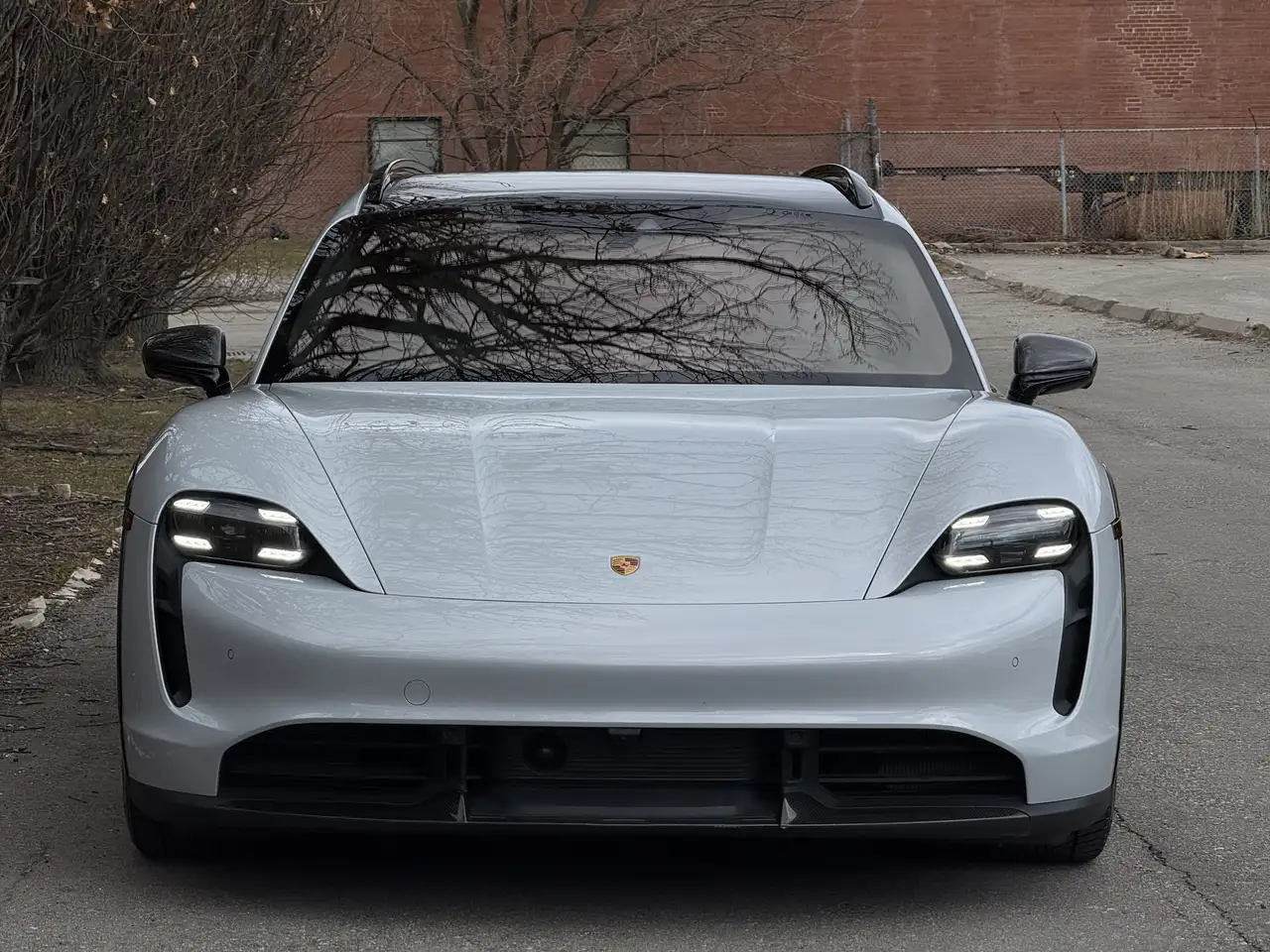Porsche Taycan снимка Porsche Taycan